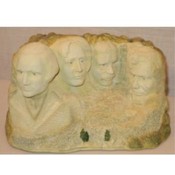 Enesco Mount Rushmore