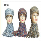 Womens Knit Hat &amp; Scarf
