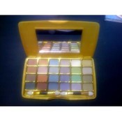 La Femme 24 Colors Eyeshadow Set - 12 Pieces