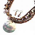 Shell Round Brown Pendant Necklace Set